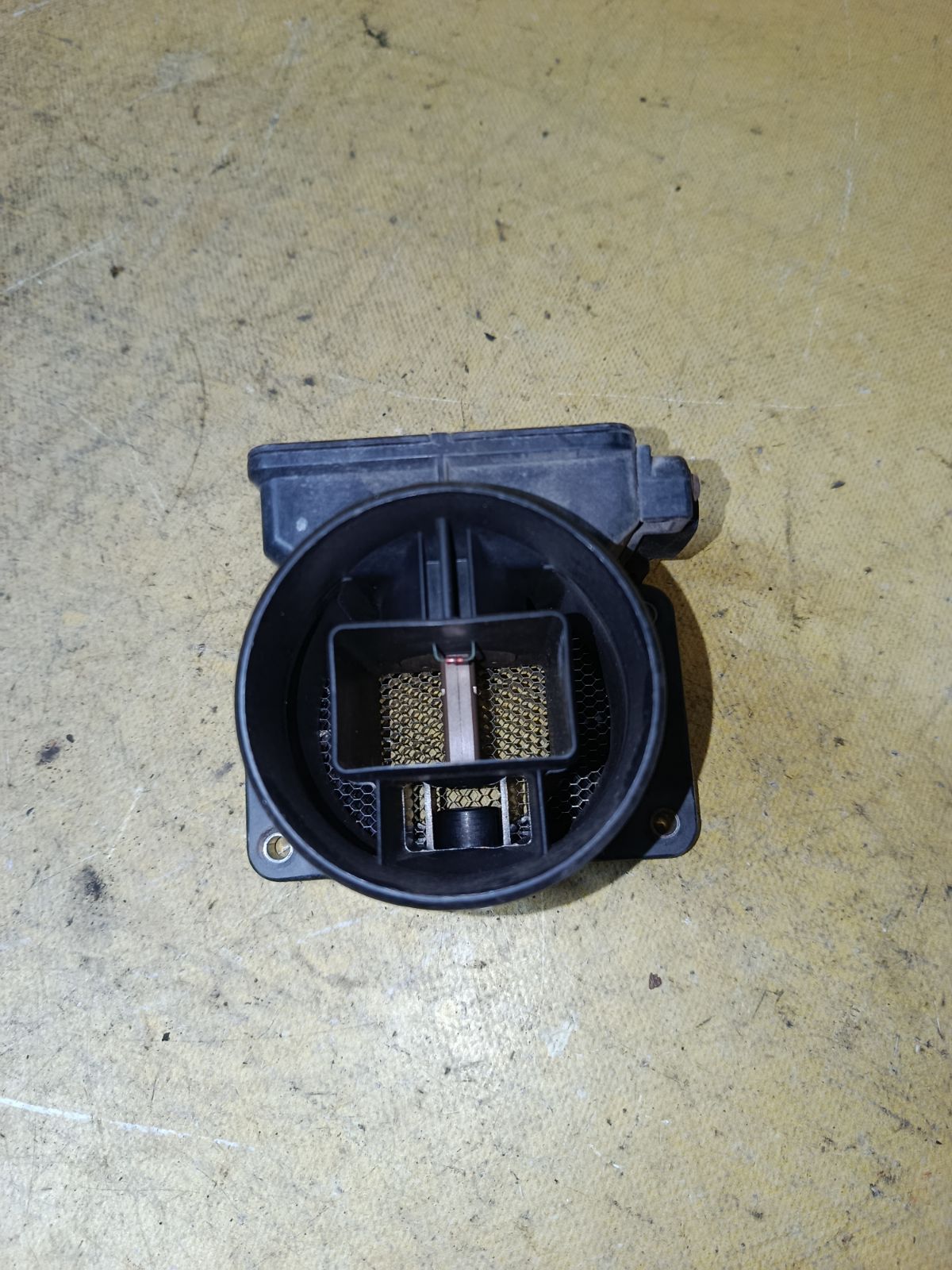 Датчик расхода воздуха на Mitsubishi Dion CR6W 4G94 Фото 3