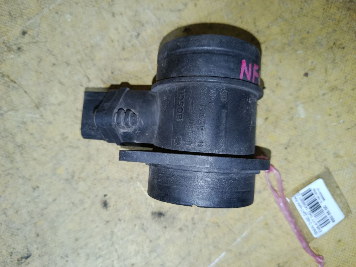 Датчик расхода воздуха 1438687 на Bmw 3-Series E46-AY71 N42 Фото 1