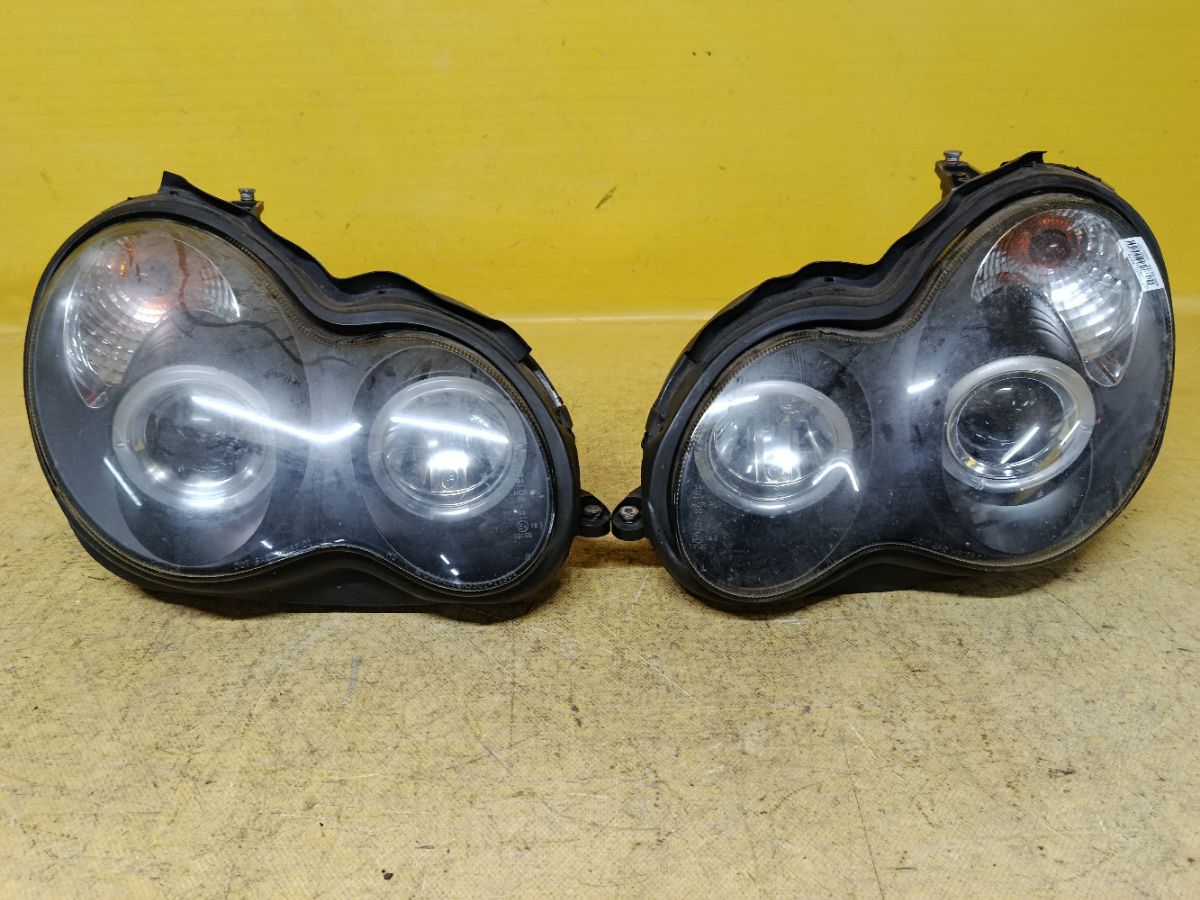 Фара на Mercedes-Benz C-Class W203.065 Фото 1