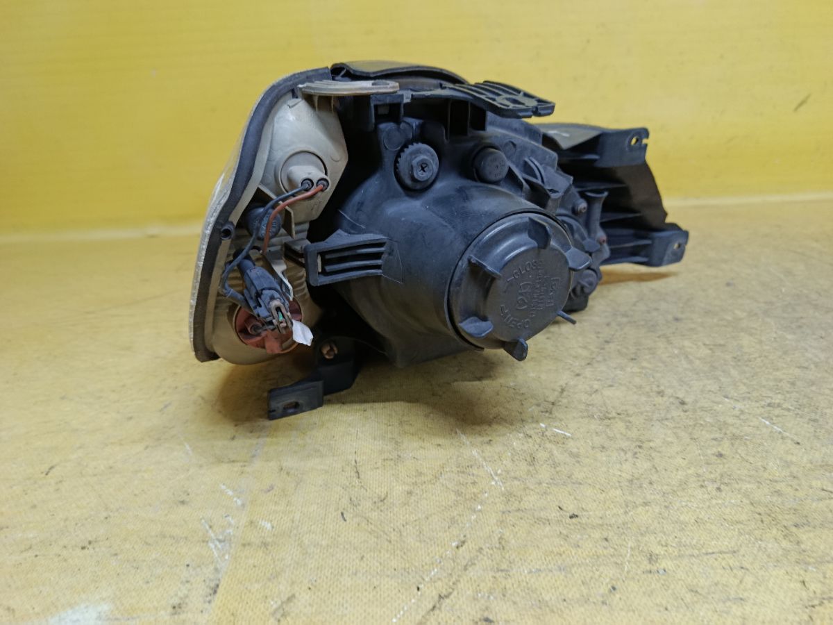 Фара на Hyundai Terracan Фото 4