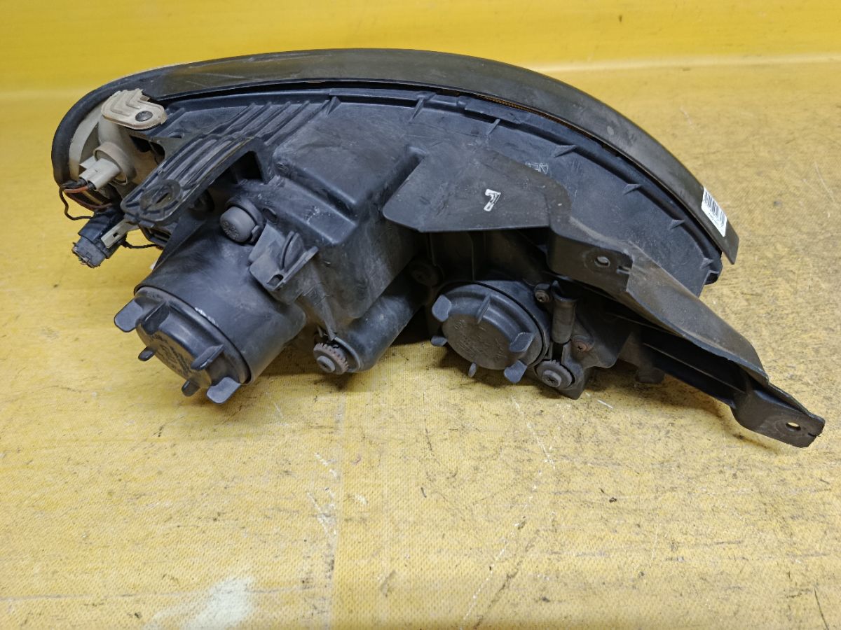 Фара на Hyundai Terracan Фото 5