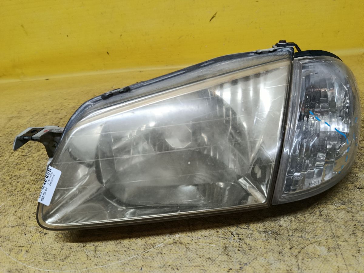 Фара R6888 R6888 на Mazda Familia BJ5P Фото 1