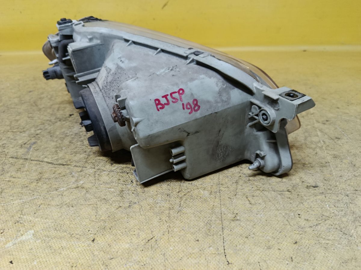 Фара R6888 R6888 на Mazda Familia BJ5P Фото 3