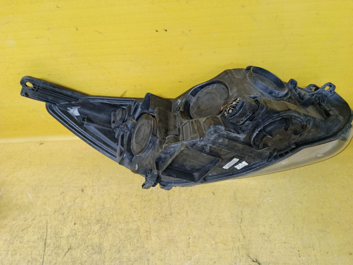 Фара BM51-13W030-A, BM51-13W029-A на Ford Focus 3 Фото 11