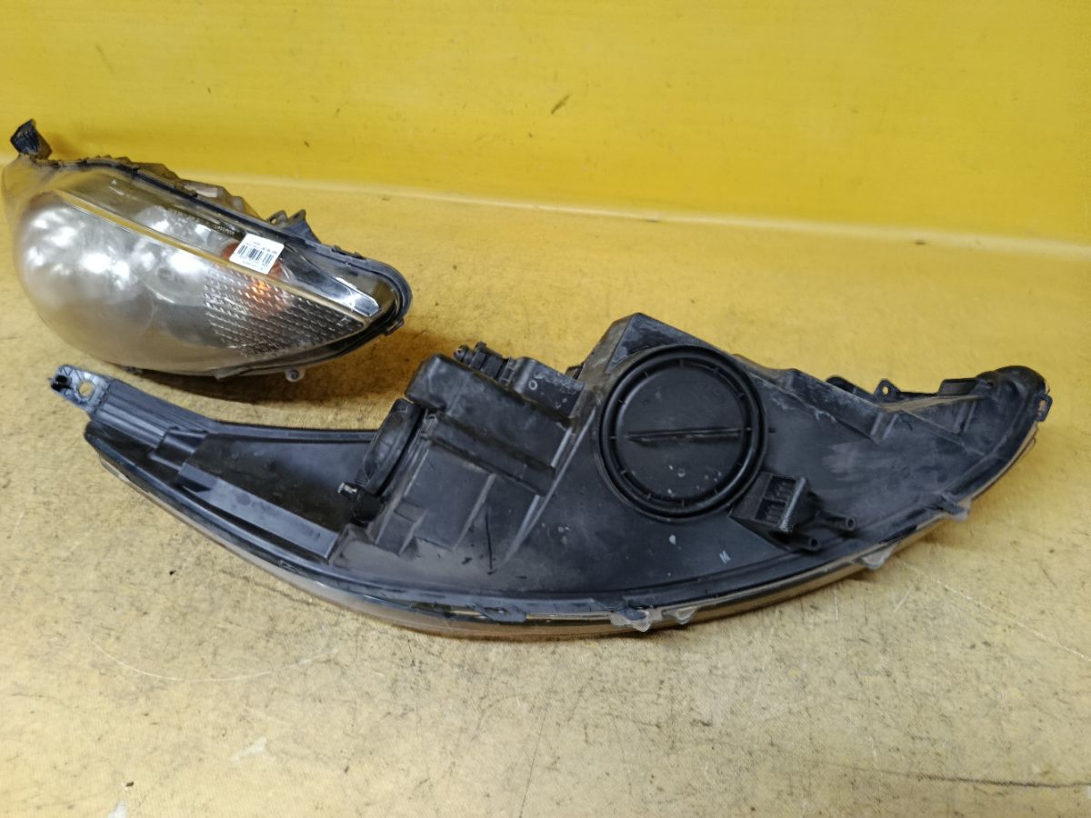 Фара AA69-13W029, AA69-13W030 на Ford Fiesta 6 Фото 6