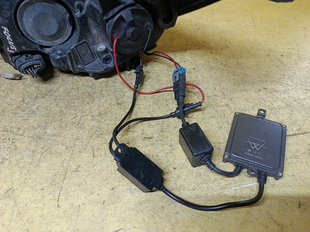 Фара BM51-13W030-CM, BM51-13W029-CM на Ford Focus 3 Фото 12