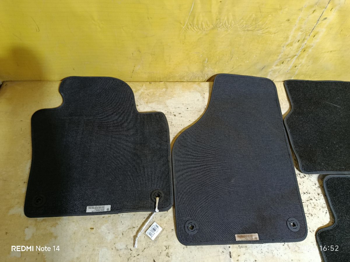 Коврик 5N1864435A на Volkswagen Tiguan 5N Фото 7