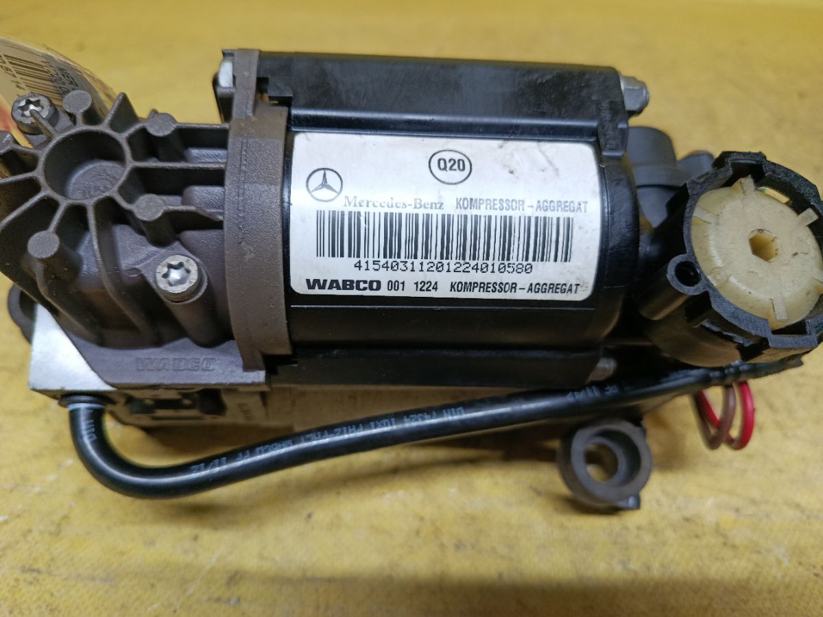 Компрессор подвески A2113200304, A2203200104 на Mercedes-Benz S-Class W220.063 Фото 3