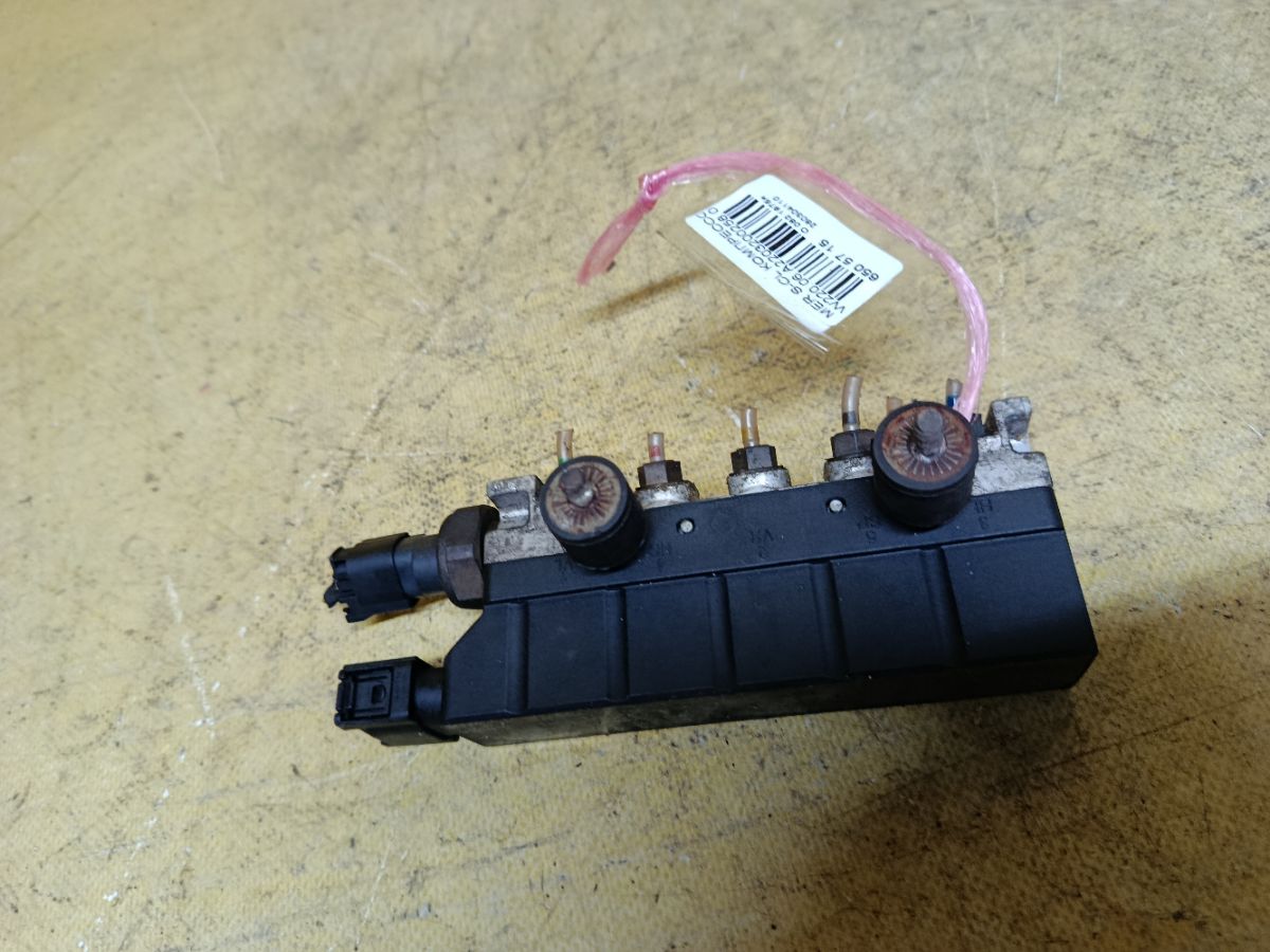 Компрессор подвески A2203200258, A2113200304, A2203200104 на Mercedes-Benz S-Class W220.063 Фото 1