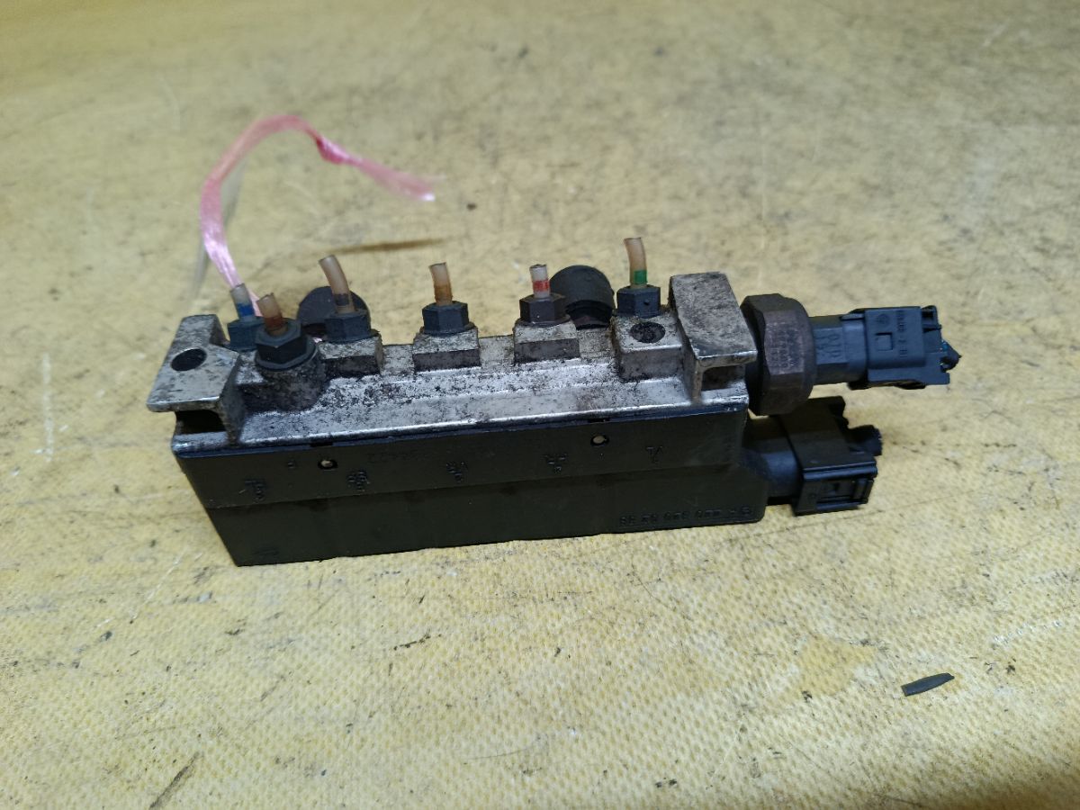 Компрессор подвески A2203200258, A2113200304, A2203200104 на Mercedes-Benz S-Class W220.063 Фото 2