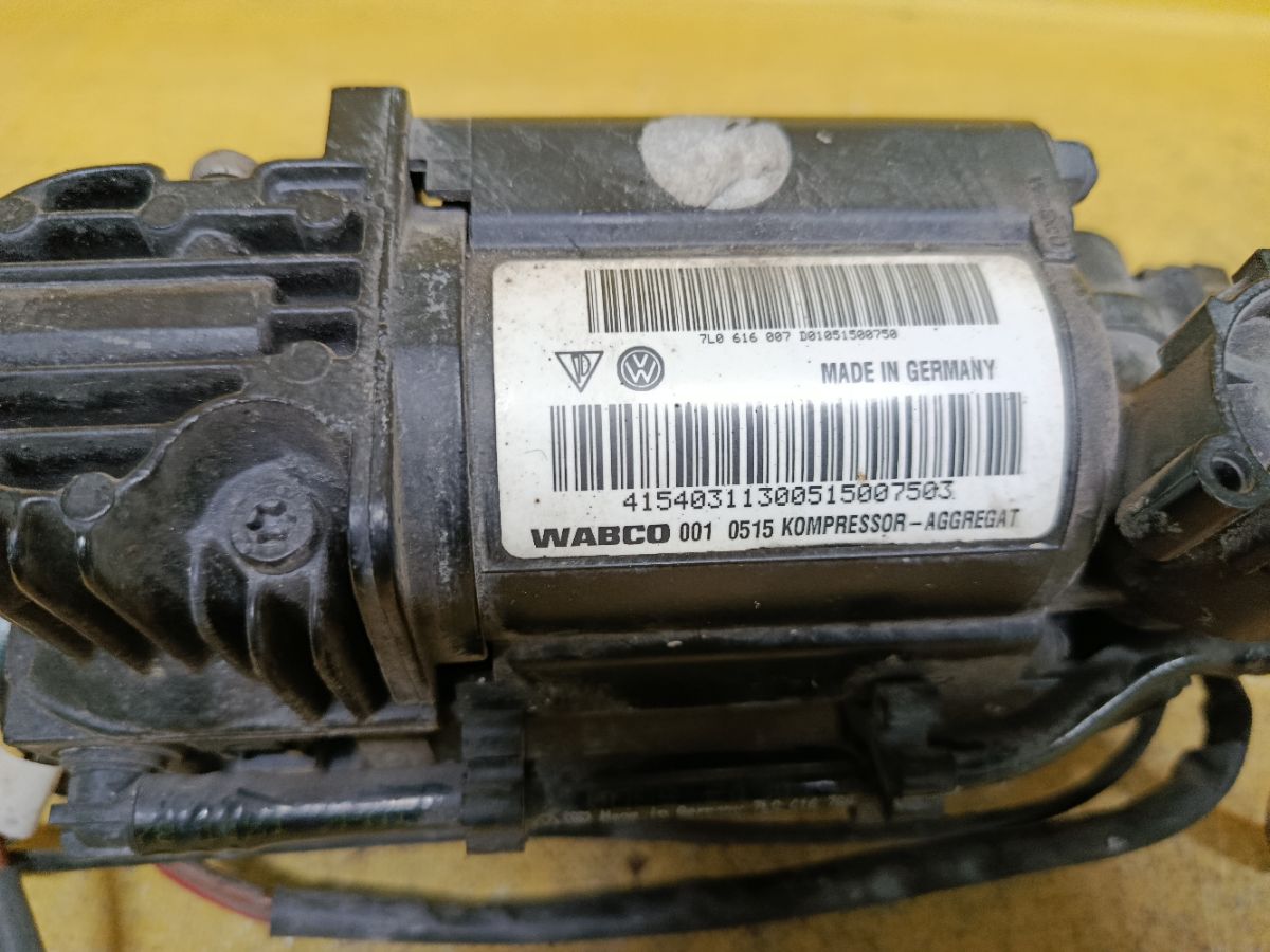 Компрессор подвески 7L0616006D на Volkswagen Touareg 7L Фото 4