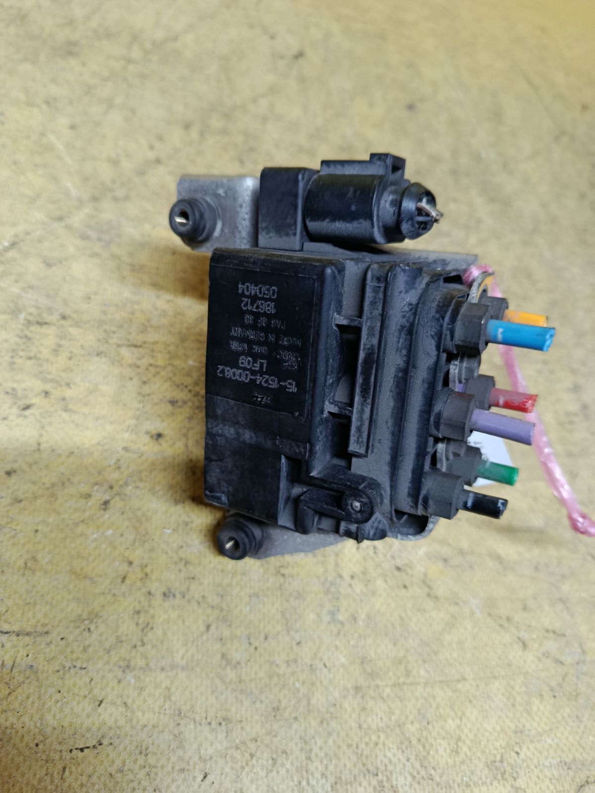 Компрессор подвески 15-1524-00082 на Volkswagen Touareg 7L Фото 1