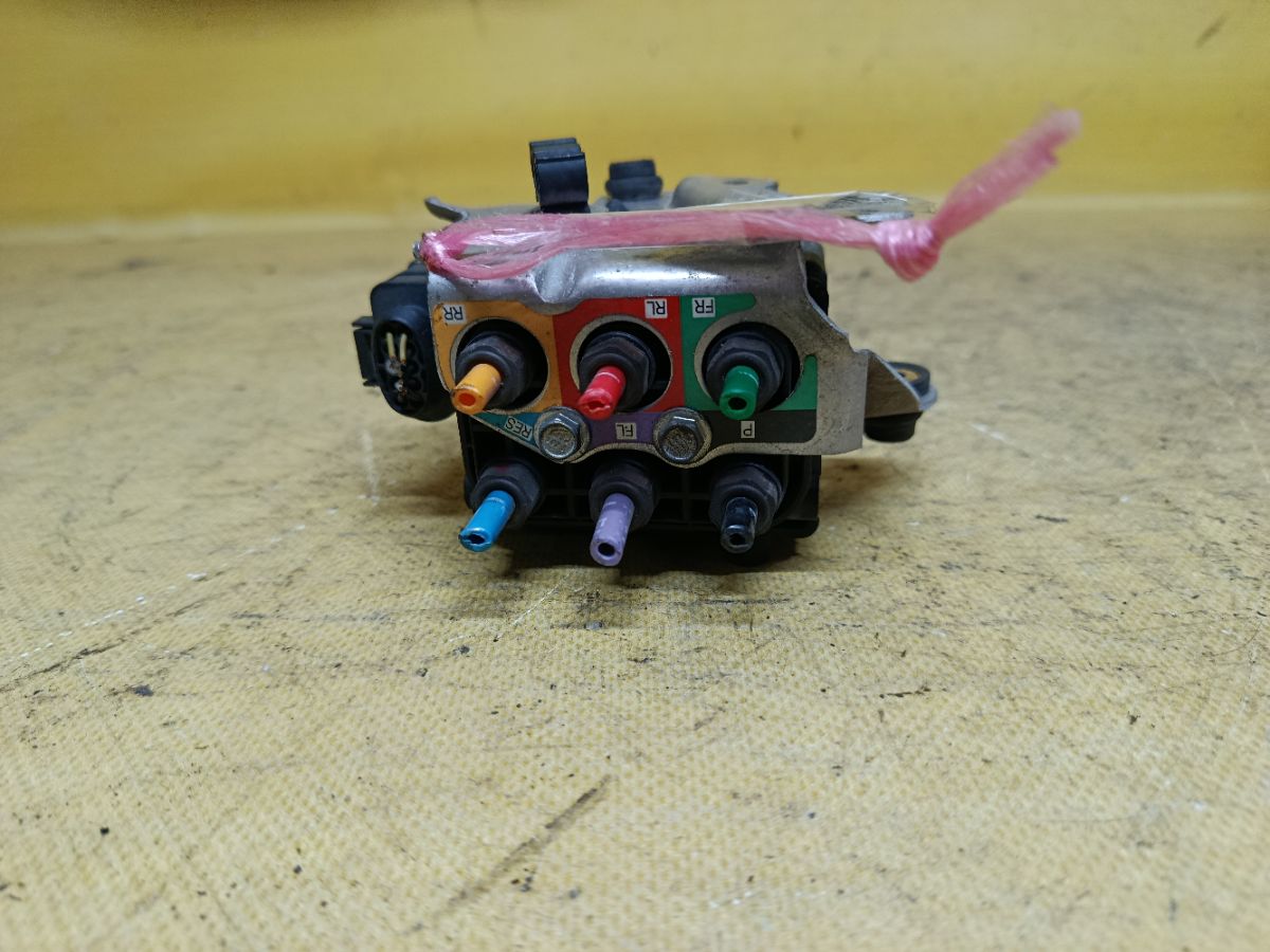 Компрессор подвески 15-1524-00082 на Volkswagen Touareg 7L Фото 2