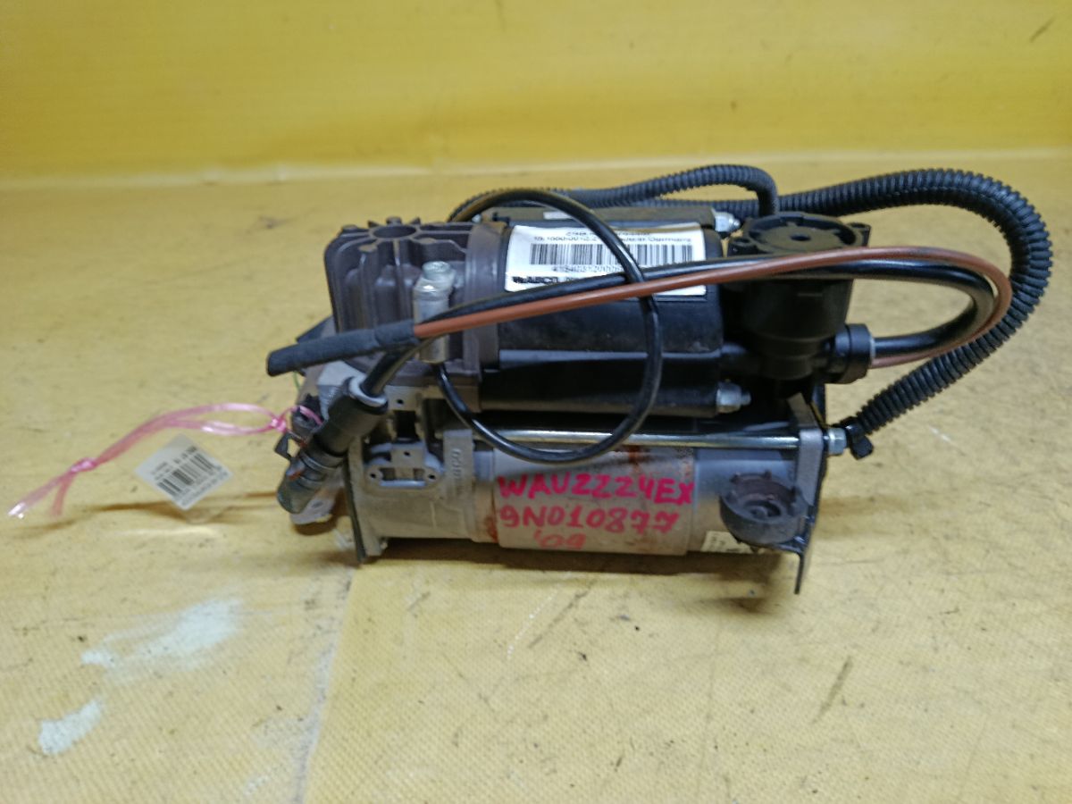 Компрессор подвески на Audi A8 4E Фото 1