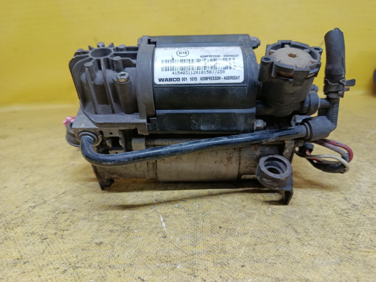 Компрессор подвески на Mercedes-Benz S-Class W220 Фото 1