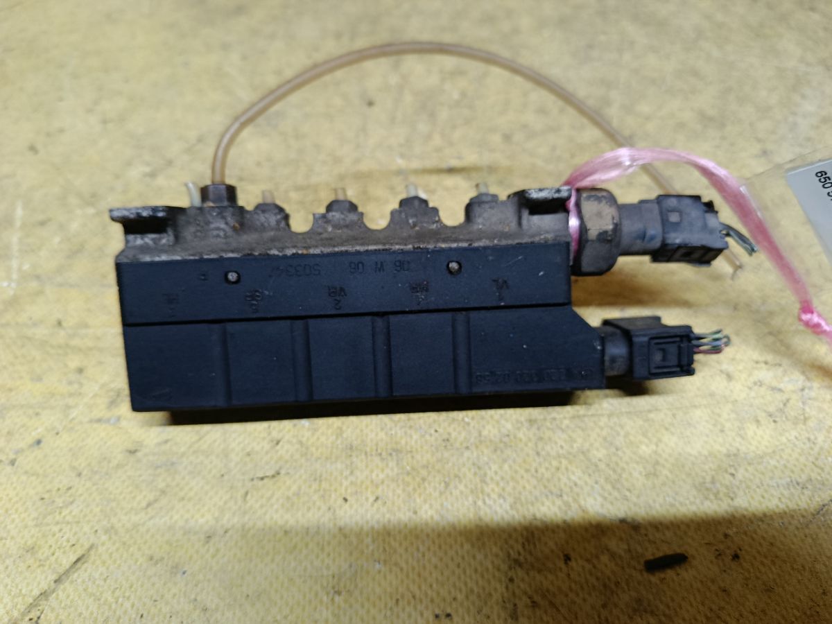 Компрессор подвески A2203200258 на Mercedes-Benz S-Class W220 Фото 2