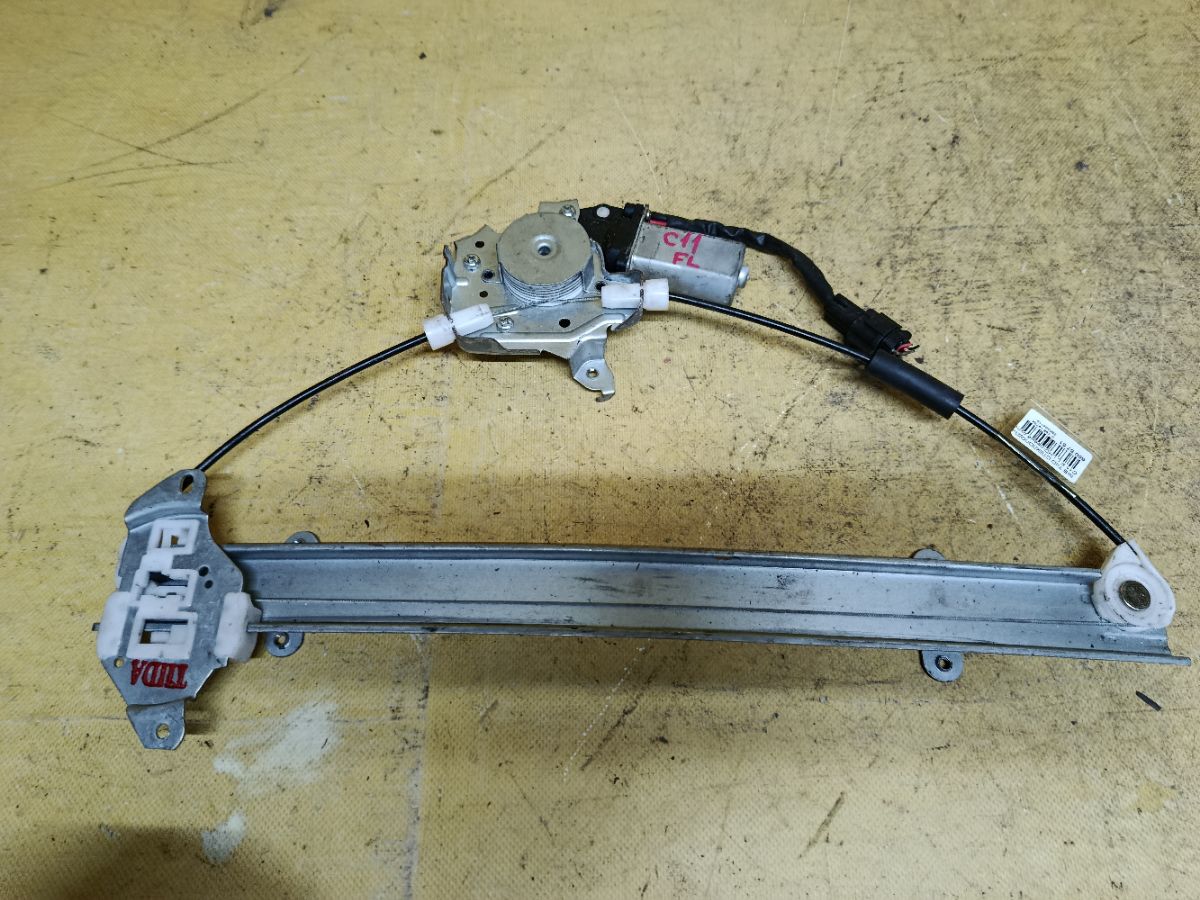 Стеклоподъемный механизм на Nissan Tiida C11 Фото 1
