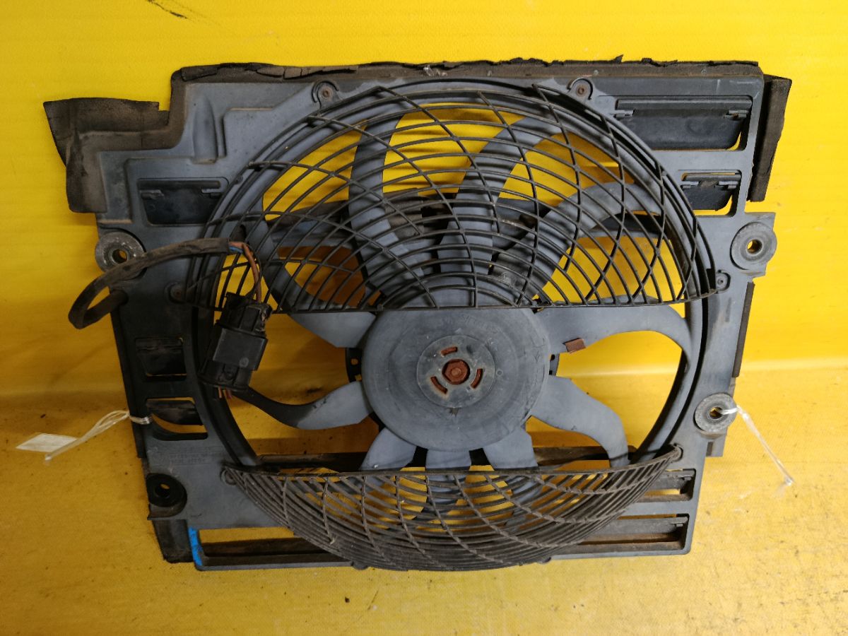 Вентилятор радиатора кондиционера 6909895, 64546908030 на Bmw 5-Series E39 Фото 1