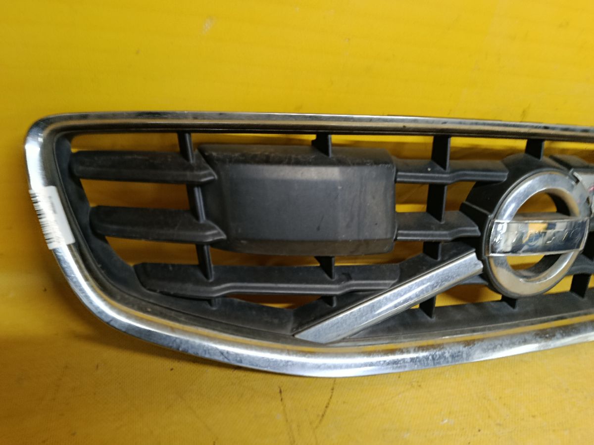 Решетка радиатора 30795040 на Volvo S60 FS Фото 2