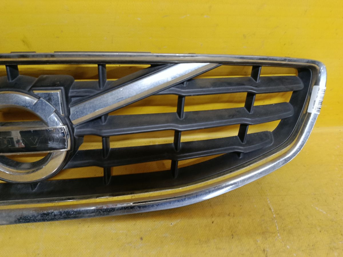 Решетка радиатора 30795040 на Volvo S60 FS Фото 3