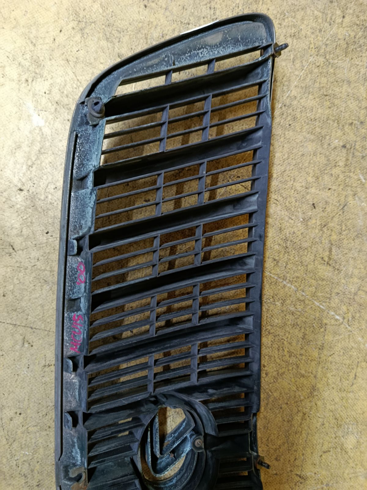 Решетка радиатора на Lexus Rx300 MCU15L Фото 4