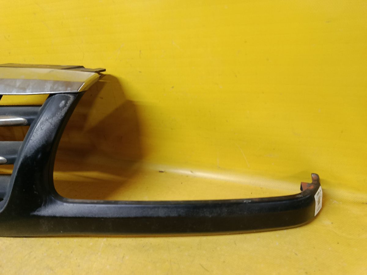 Решетка радиатора 72111-65D10 на Suzuki Grand Vitara TD92V Фото 2