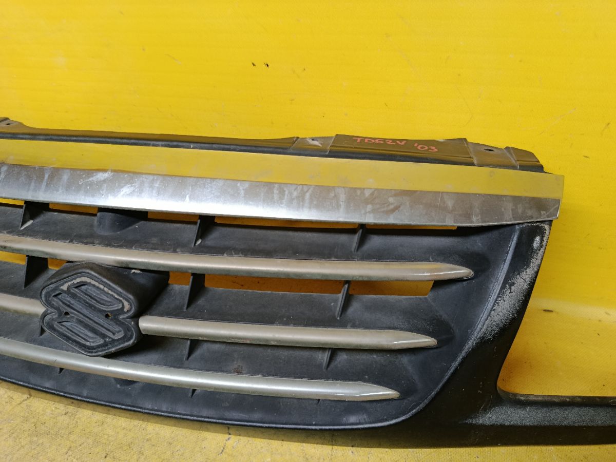 Решетка радиатора 72111-65D10 на Suzuki Grand Vitara TD92V Фото 3