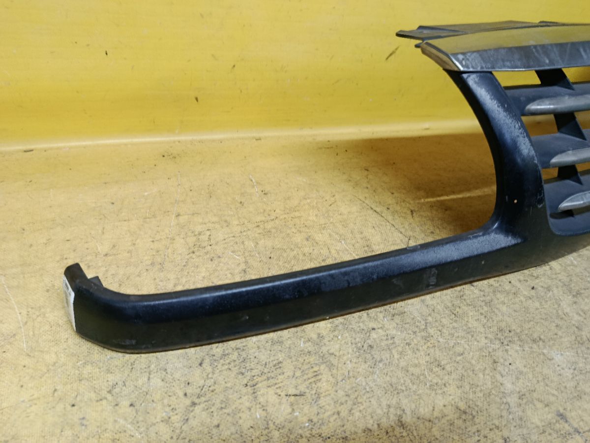 Решетка радиатора 72111-65D10 на Suzuki Grand Vitara TD92V Фото 5