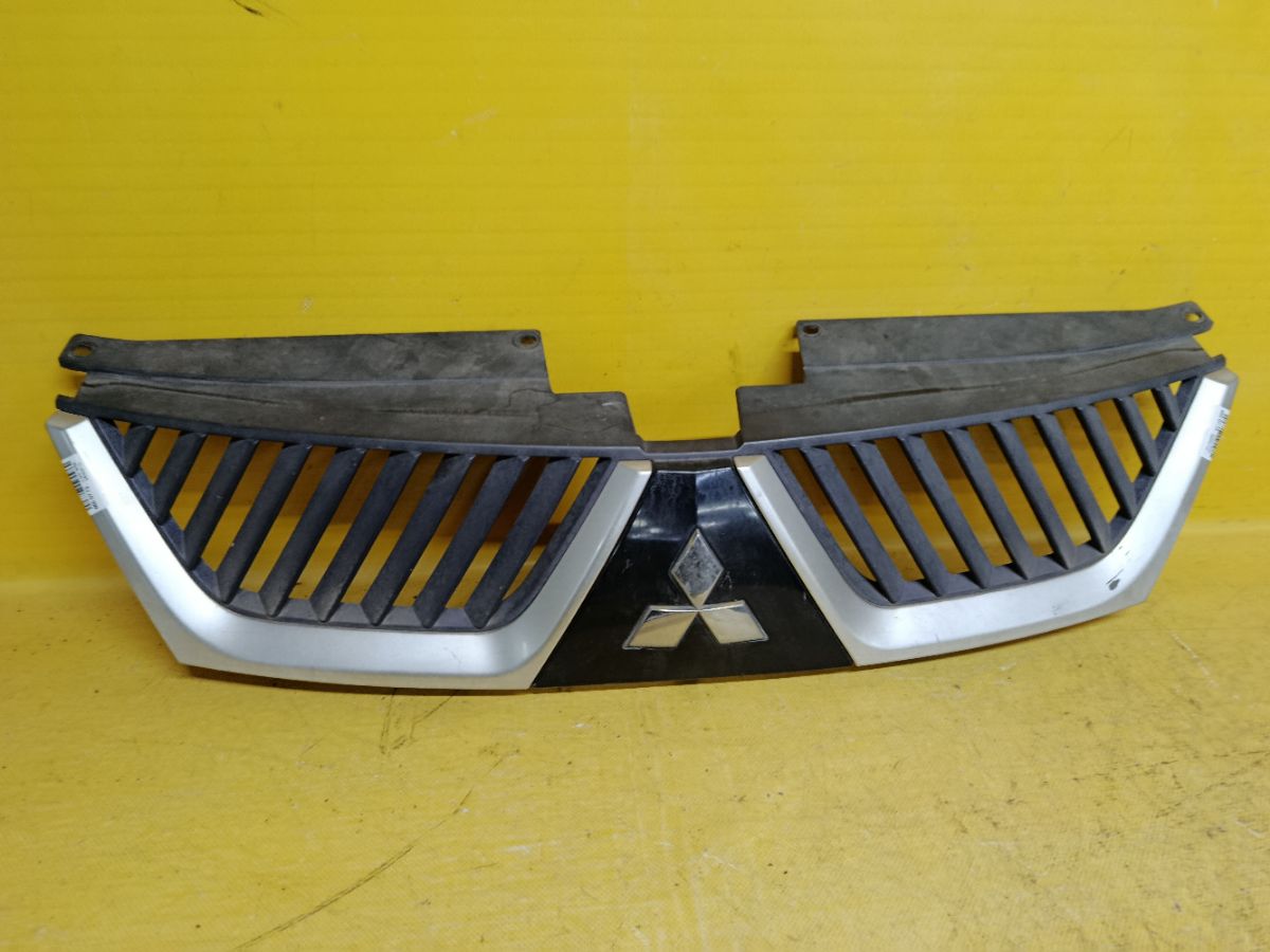 Решетка радиатора 7450A037ZZ на Mitsubishi Outlander CW5W Фото 1