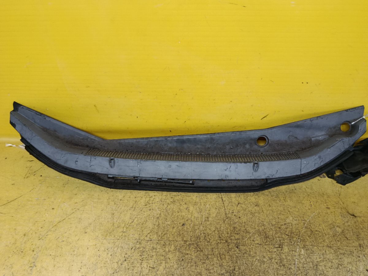 Решетка под лобовое стекло 74200-TF0-G0 на Honda Jazz GE8 Фото 1