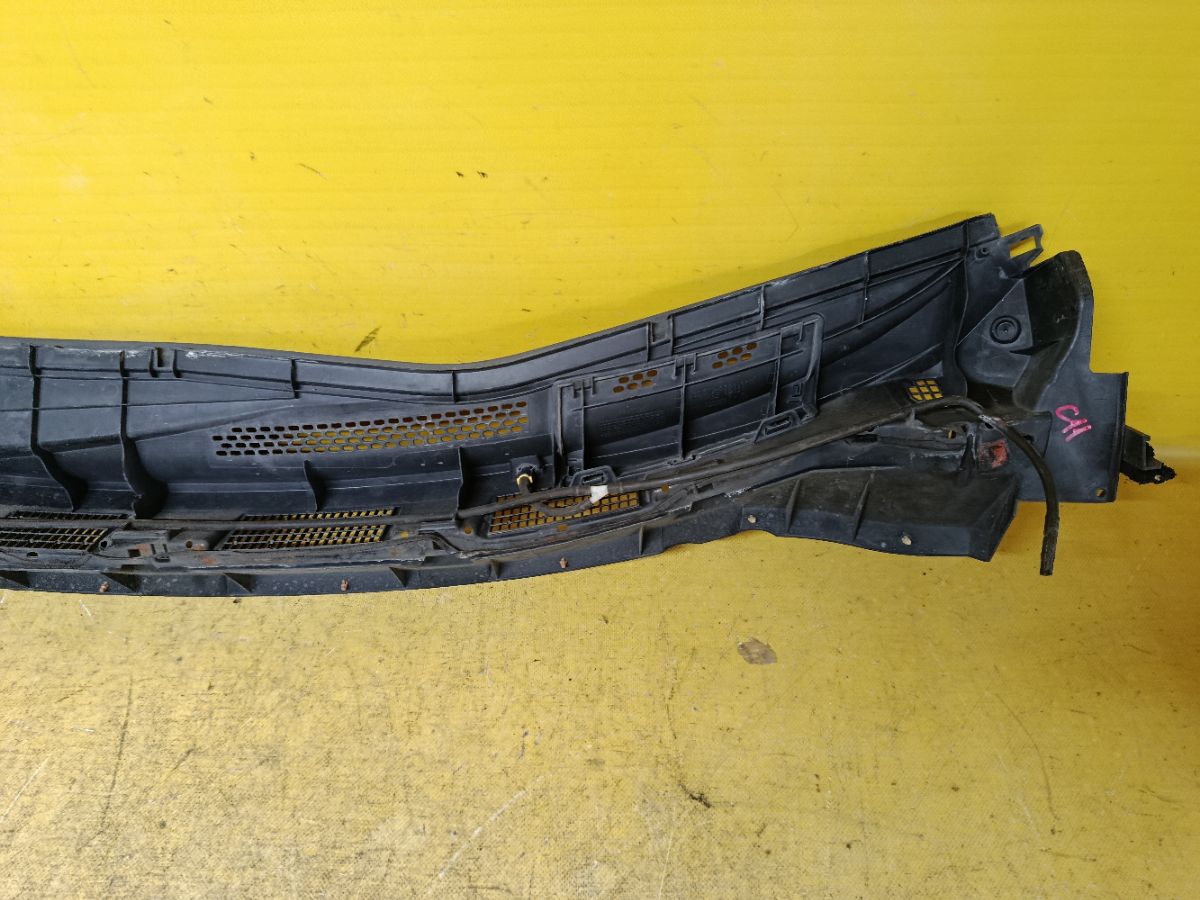 Решетка под лобовое стекло 66862-ED500, 66820-ED50A на Nissan Tiida C11 Фото 5