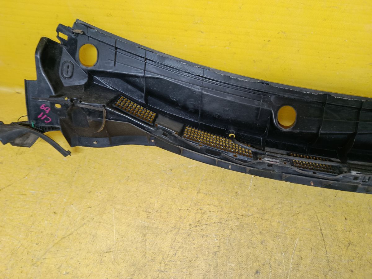 Решетка под лобовое стекло 66862-ED500, 66820-ED50A на Nissan Tiida C11 Фото 7