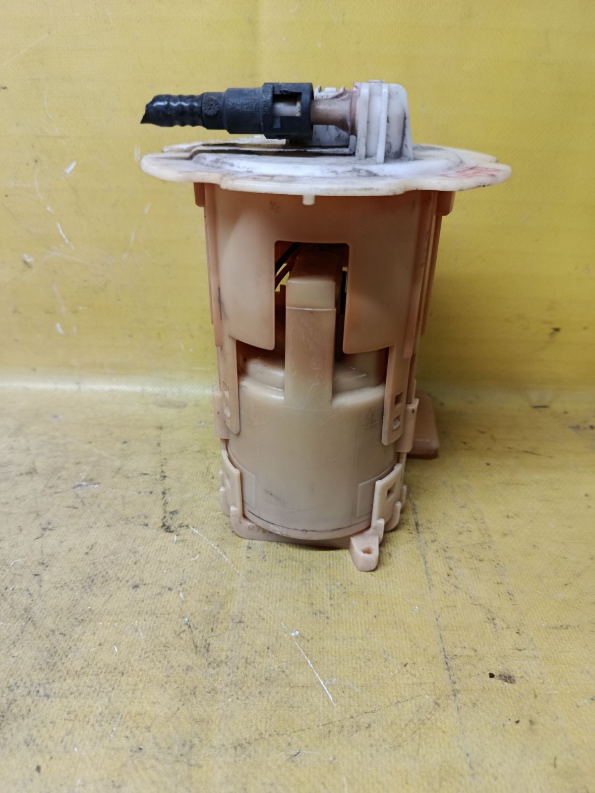 Бензонасос на Nissan Bluebird Sylphy QG10 QG18DE Фото 3