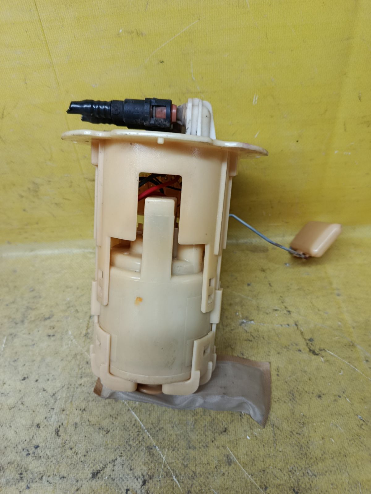 Бензонасос на Nissan Bluebird Sylphy QG10 QG18DE Фото 3