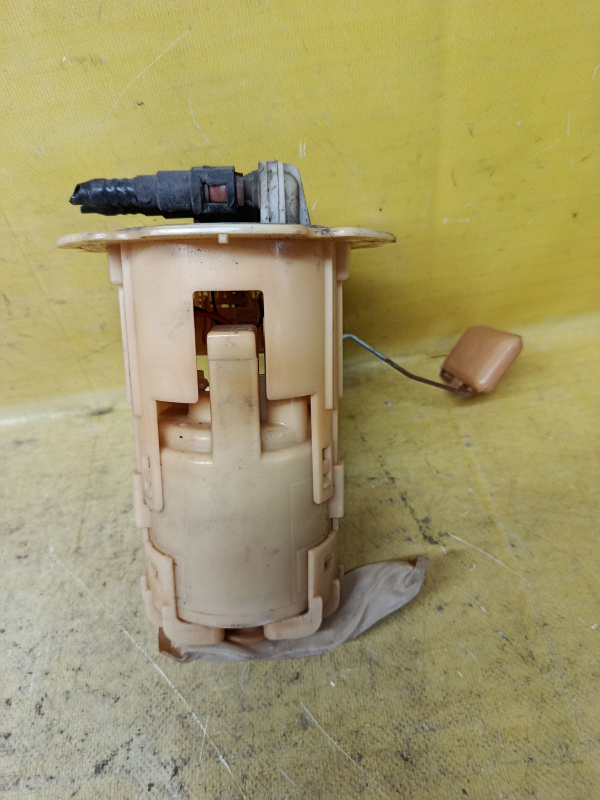 Бензонасос на Nissan Bluebird Sylphy QG10 QG18DE Фото 3