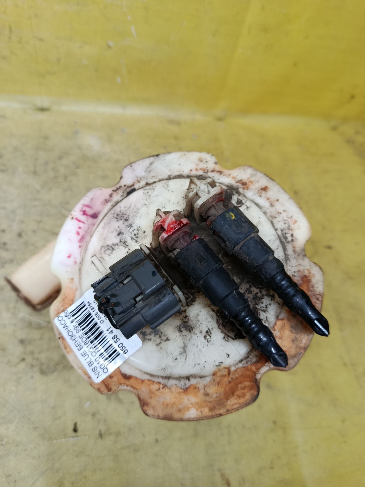 Бензонасос на Nissan Bluebird Sylphy QG10 QG18DE Фото 1