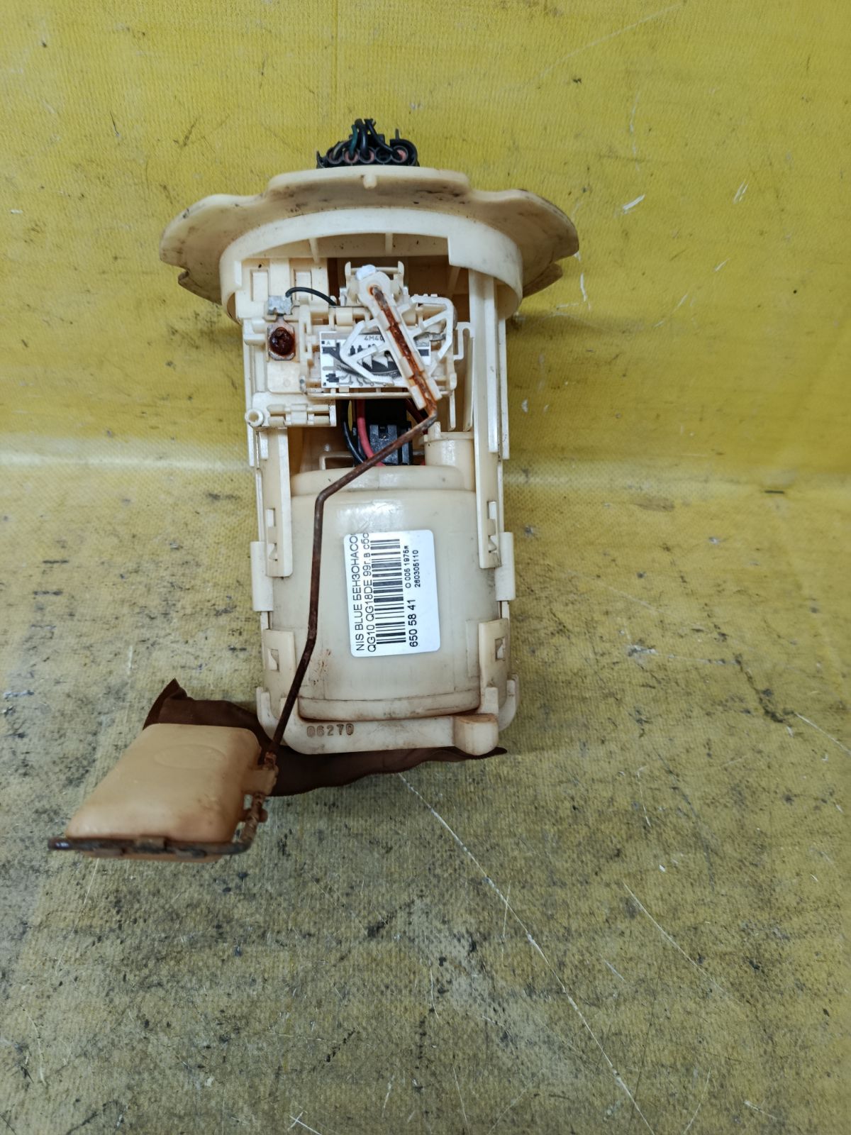 Бензонасос на Nissan Bluebird Sylphy QG10 QG18DE Фото 2