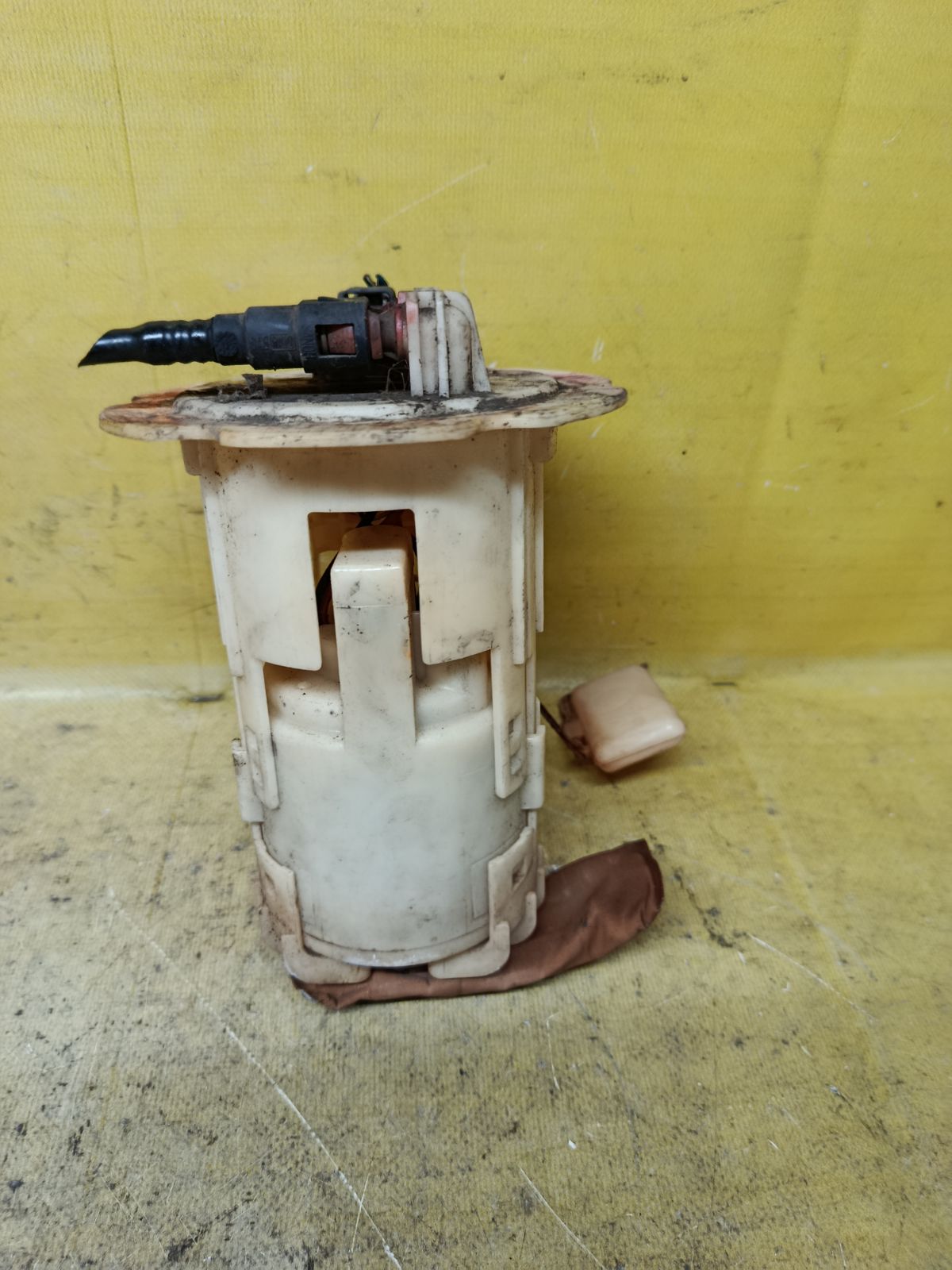 Бензонасос на Nissan Bluebird Sylphy QG10 QG18DE Фото 3