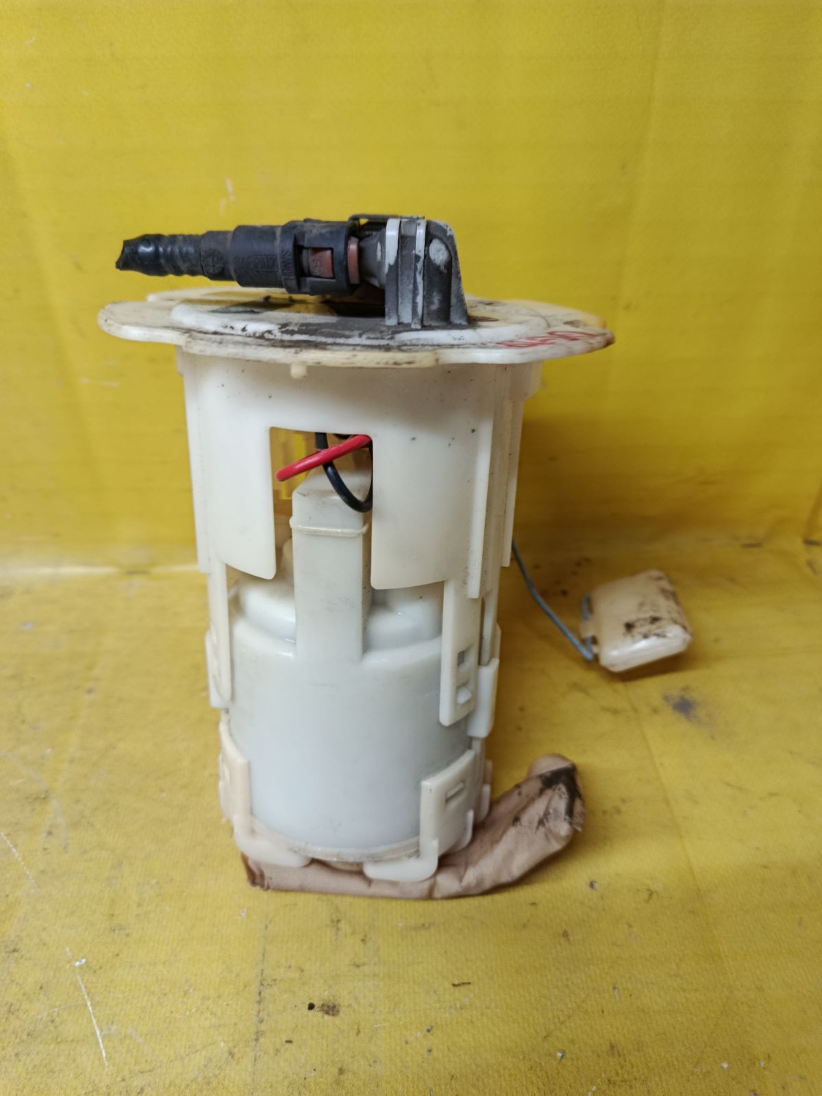 Бензонасос на Nissan Bluebird Sylphy QG10 QG18DE Фото 3