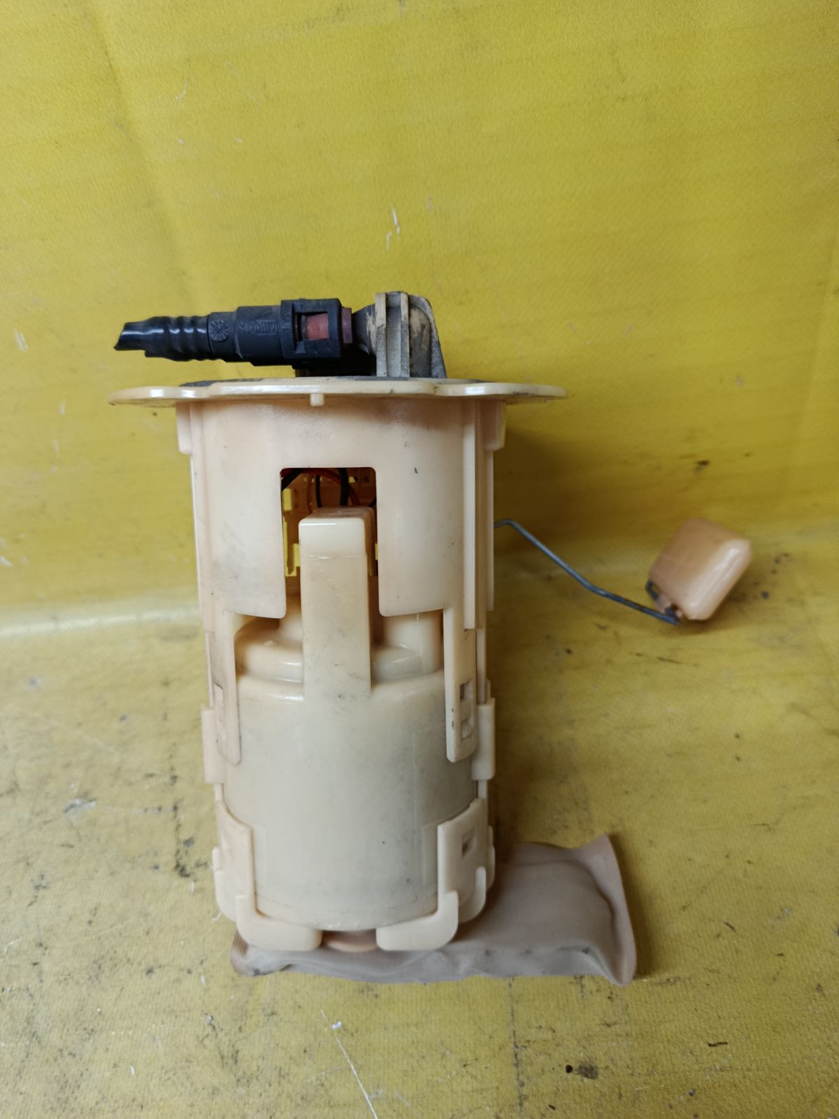 Бензонасос на Nissan Bluebird Sylphy QG10 QG18DE Фото 3