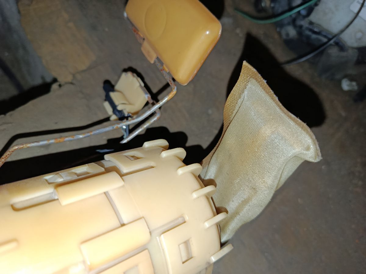 Бензонасос на Nissan Cefiro A33 VQ20DE Фото 6