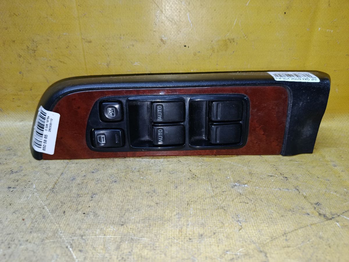 Блок упр-я стеклоподъемниками на Infiniti Qx4 R50 Фото 1