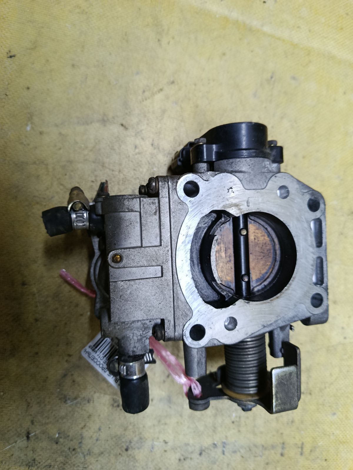 Дроссельная заслонка на Nissan Bluebird Sylphy QG10 QG18DE Фото 2