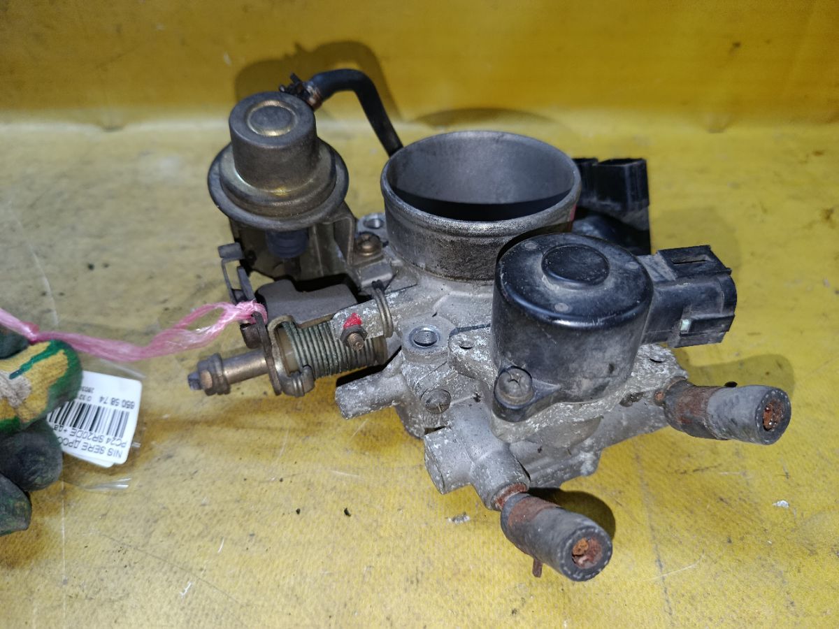 Дроссельная заслонка на Nissan Serena PC24 SR20DE Фото 4