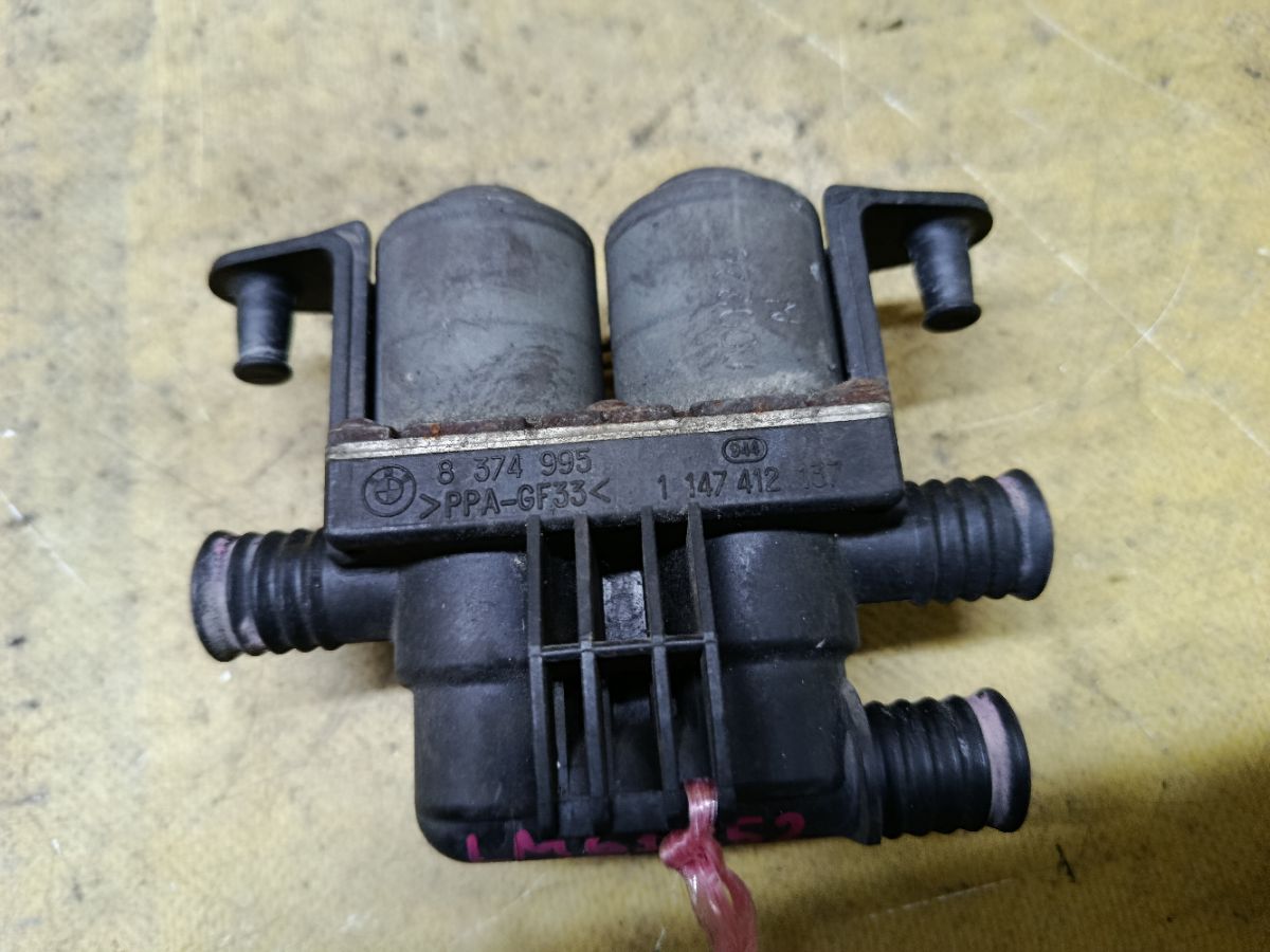 Клапан отопителя 8374995 на Bmw X5 E53-FA53 M54 Фото 1