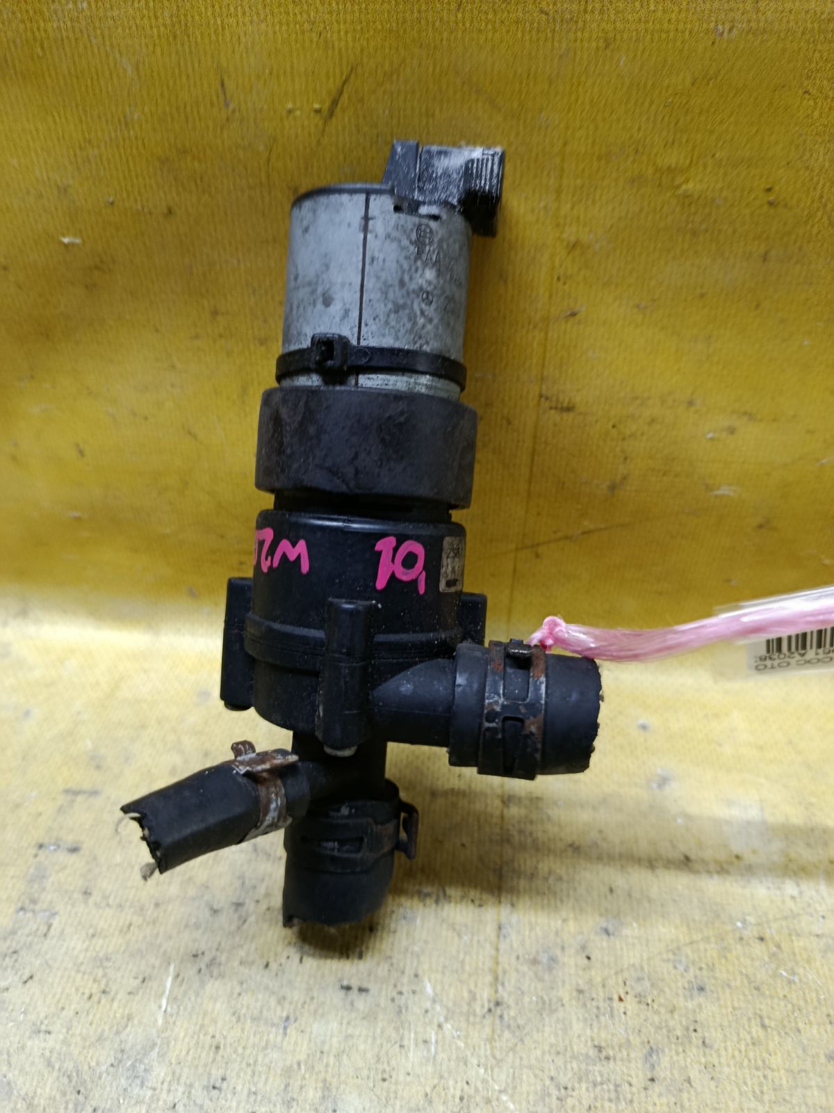 Насос отопителя A2038350164 на Mercedes-Benz C-Class W203.065 112.961 Фото 2