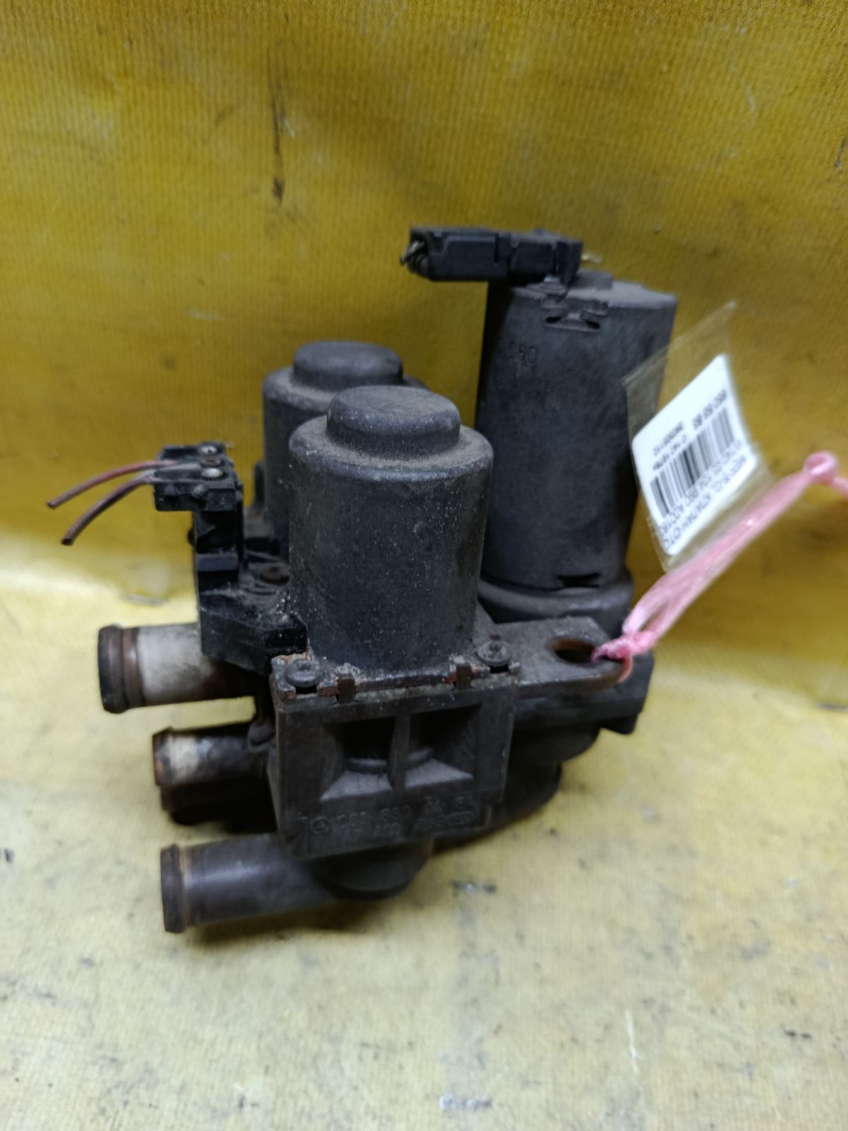 Клапан отопителя A0018301484, 1147412063, A1408300084, A1408300784 на Mercedes-Benz S-Class W140.033 104.990 Фото 1