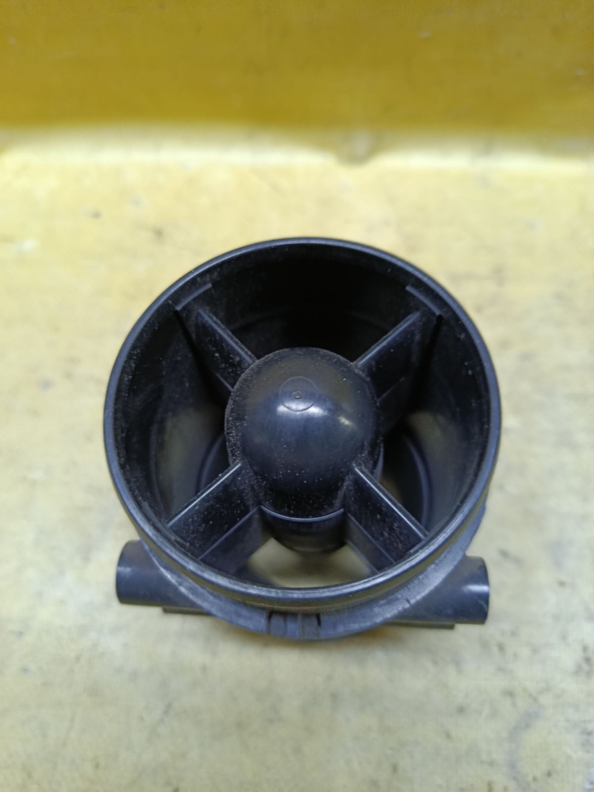 Датчик расхода воздуха 22250-20020 на Toyota Avalon MCX10 1MZ-FE Фото 4