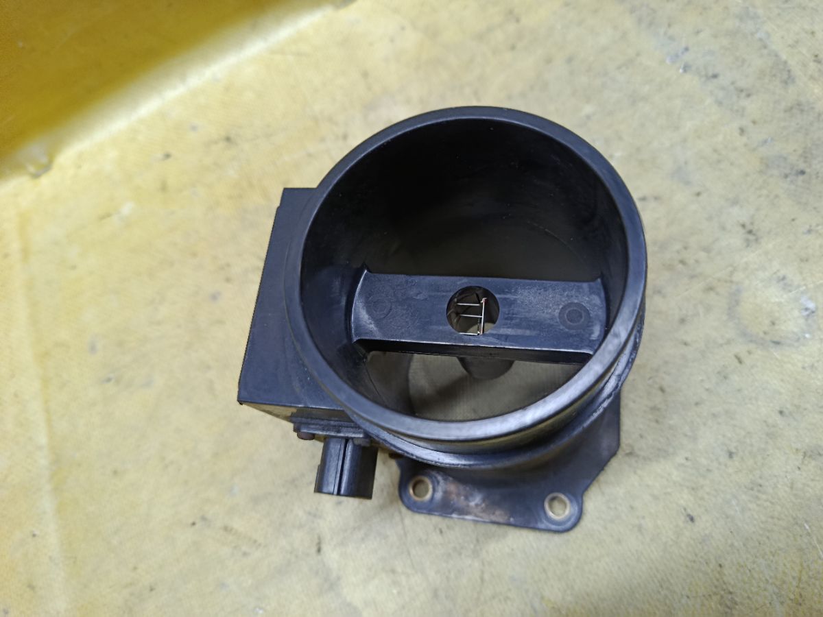 Датчик расхода воздуха 22680-31U05, 2268031U00 на Nissan Laurel HC35 RB20DE Фото 3