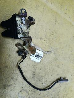 Замок крышки багажника на Toyota Corona ST191 Фото 3